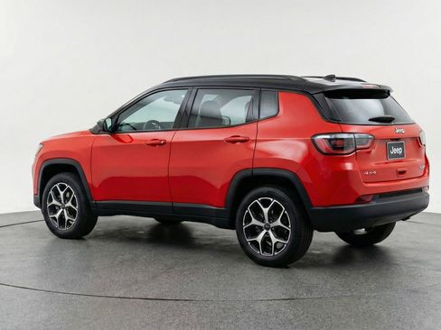 Used 2025 Jeep Compass Limited image 6