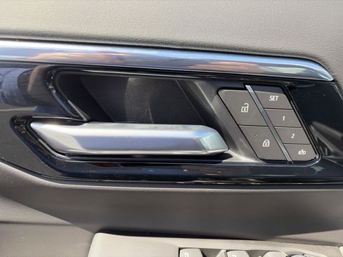 New 2026 Chevrolet Suburban LT w/ Comfort Package AWD/4WD image 22