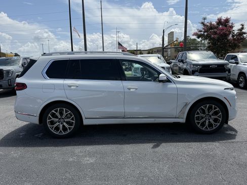 Used 2023 BMW X7 xDrive40i w/ Premium Package AWD/4WD image 12
