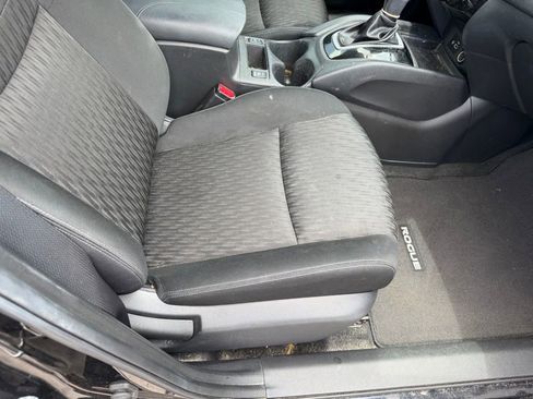 Used 2019 Nissan Rogue SV FWD image 18