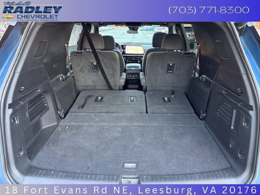 Used 2025 Chevrolet Traverse LT w/ Sun and Wheel Package AWD/4WD image 12