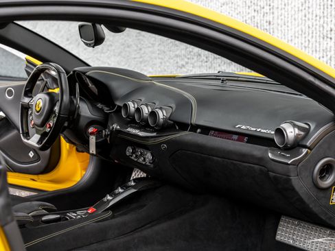 Used 2014 Ferrari F12 Berlinetta RWD image 4