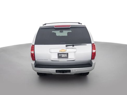Used 2013 Chevrolet Suburban LT w/ Luxury Package AWD/4WD image 6