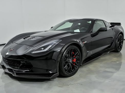 Used 2017 Chevrolet Corvette Z06 RWD image 6