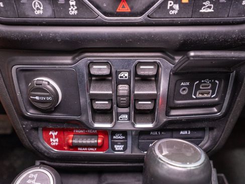 Used 2021 Jeep Wrangler Unlimited Rubicon AWD/4WD image 23