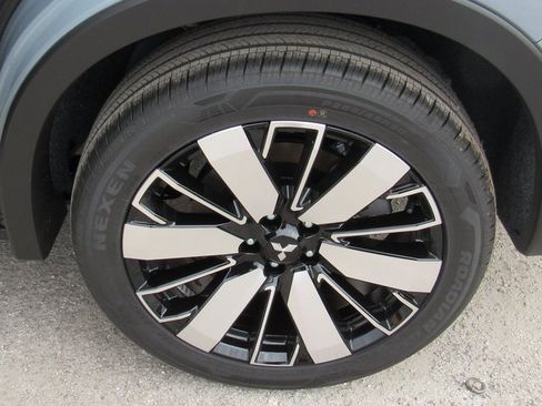 New 2026 Mitsubishi Outlander SE image 7