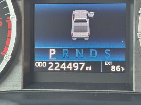 Used 2017 Toyota Tundra Limited w/ Limited Premium Package AWD/4WD image 11