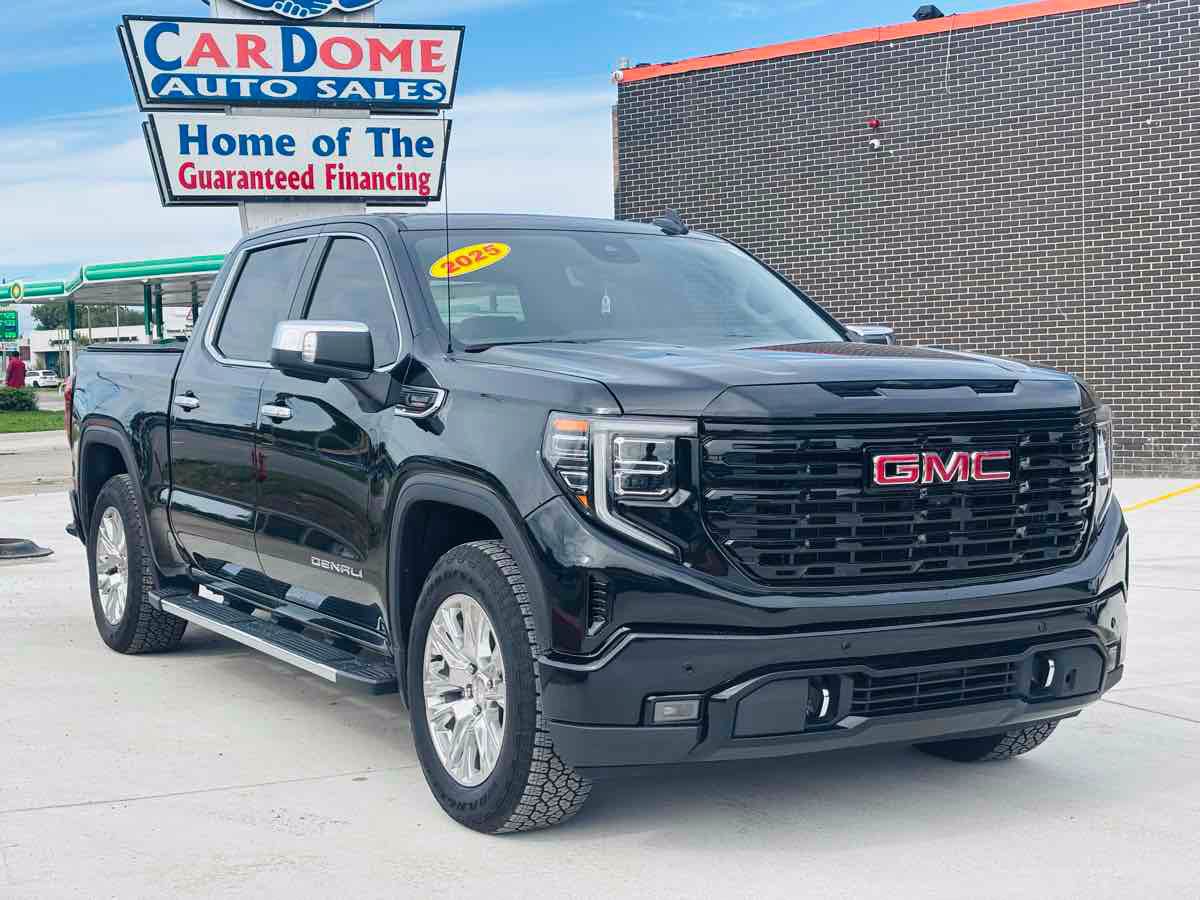 Used 2025 GMC Sierra 1500 Denali w/ Technology Package AWD/4WD image 5