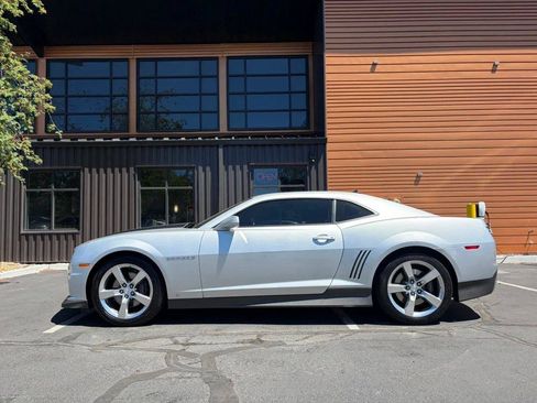 Used 2010 Chevrolet Camaro SS w/ LPO, Ground Effects Package RWD image 2