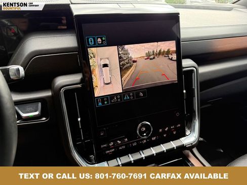 Used 2025 GMC Yukon XL Denali AWD/4WD image 24