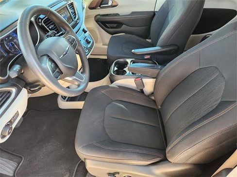 Certified 2018 Chrysler Pacifica Touring Plus w/ Tire & Wheel Group image 11