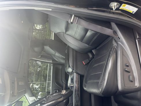 Used 2016 GMC Sierra 2500 Denali w/ Duramax Plus Package AWD/4WD image 9
