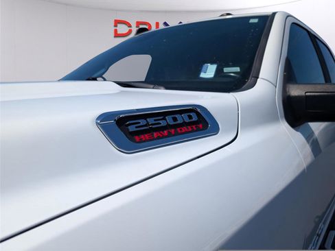 Used 2024 RAM 2500 Big Horn AWD/4WD image 34