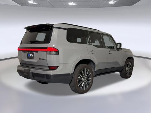 Used 2025 Lexus GX 550 w/ Accessory Package (2T) AWD/4WD image 9