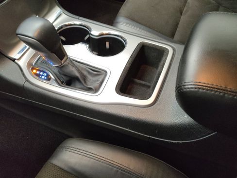 Used 2021 Jeep Grand Cherokee Laredo X RWD image 26