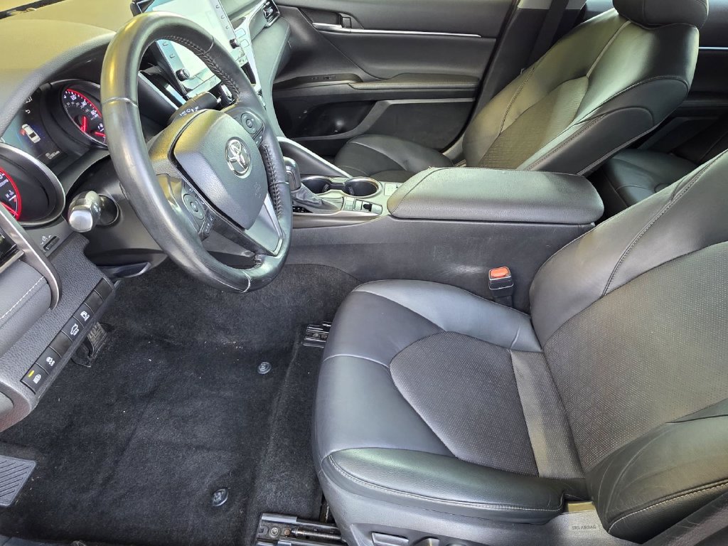 Used 2022 Toyota Camry XSE FWD image 8