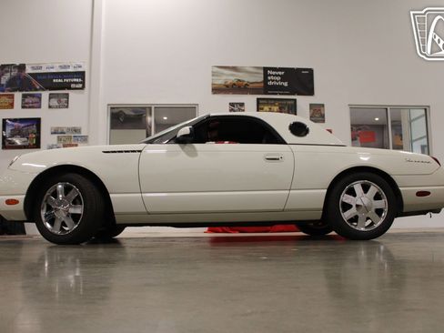 Used 2002 Ford Thunderbird image 6