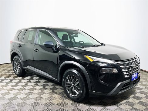 Used 2024 Nissan Rogue S image 1