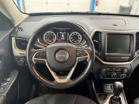 Used 2015 Jeep Cherokee Latitude w/ Trailer Tow Group FWD image 11