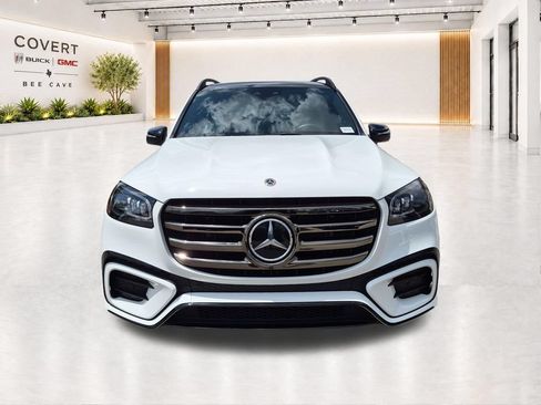 Used 2024 Mercedes-Benz GLS 580 4MATIC image 3