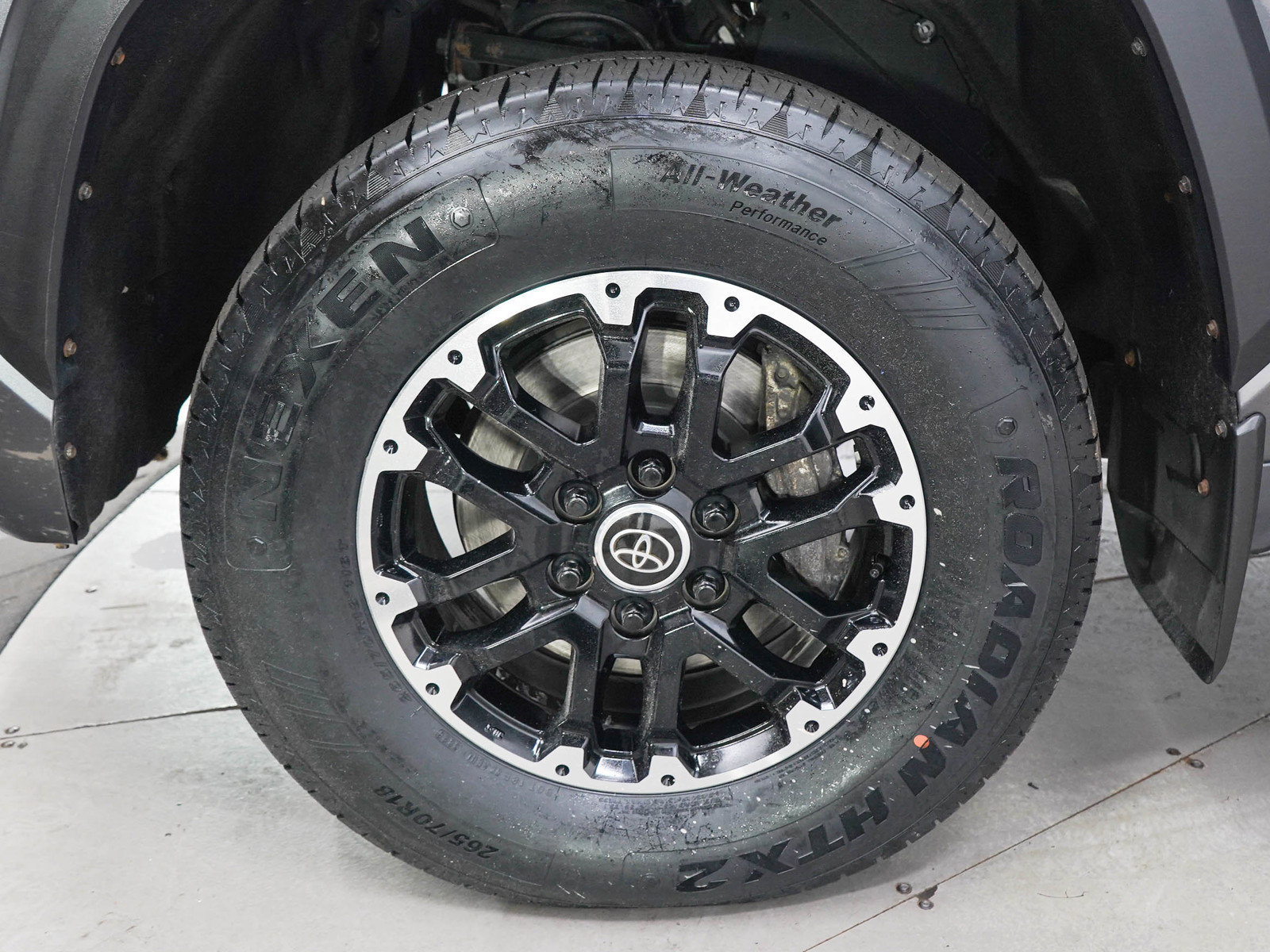 Used 2022 Toyota Tundra SR5 AWD/4WD image 30