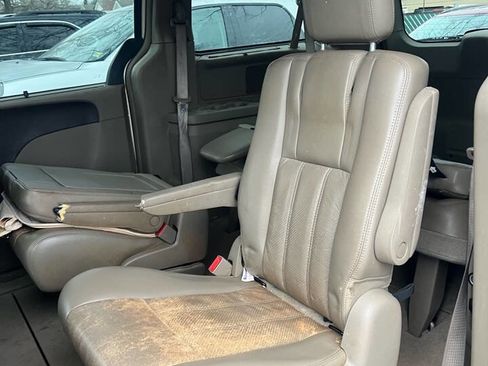 Used 2012 Chrysler Town & Country Touring-L w/ Entertainment Group #2 image 18