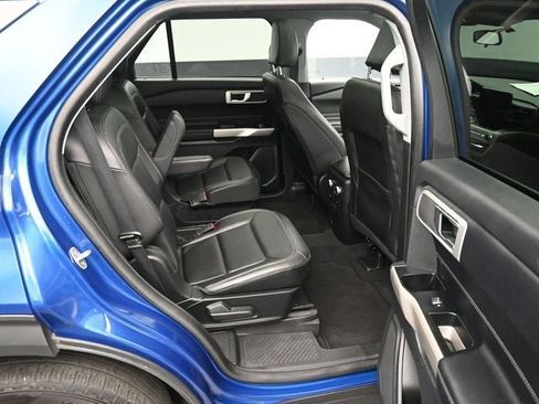 Used 2023 Ford Explorer XLT w/ Equipment Group 202A AWD/4WD image 14