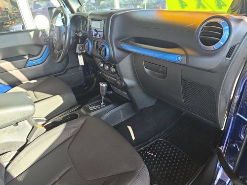 Used 2013 Jeep Wrangler Sport image 9