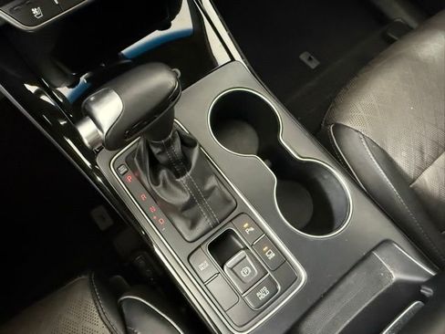 Used 2019 Kia Sorento SX image 26