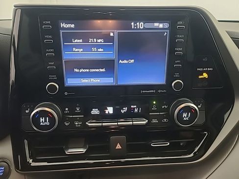 Used 2022 Toyota Highlander XLE image 34