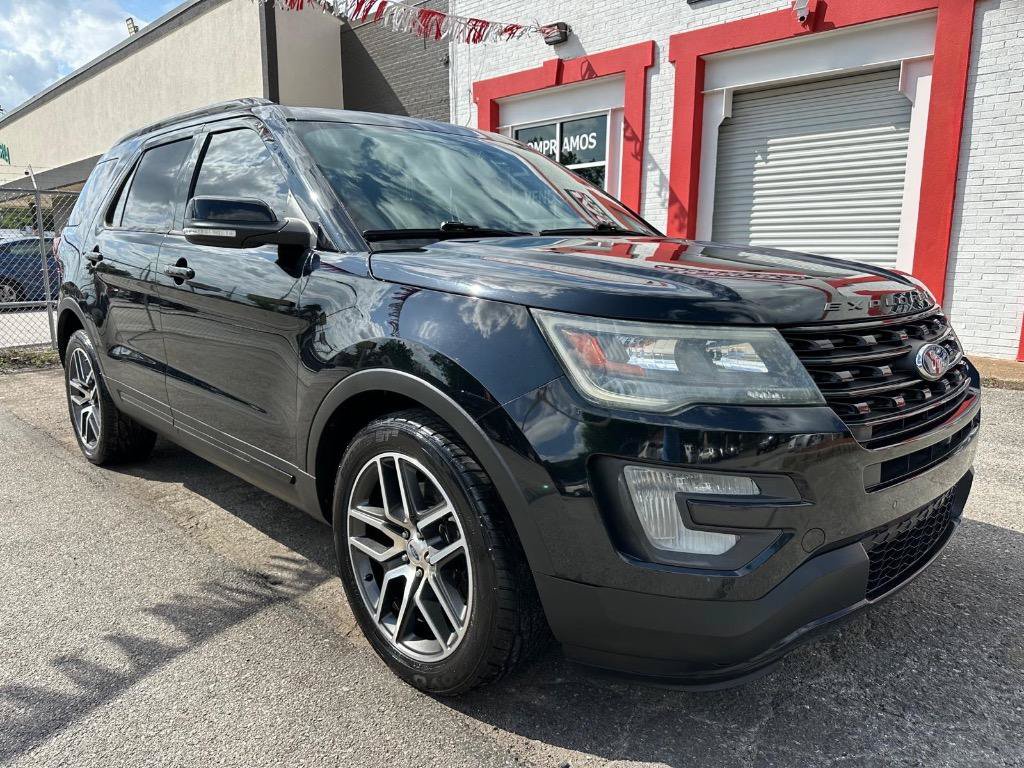 Used 2017 Ford Explorer Sport w/ Equipment Group 401A AWD/4WD image 3
