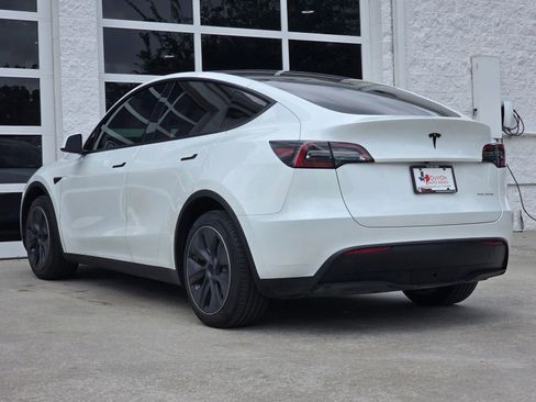 Used 2023 Tesla Model Y Long Range image 7