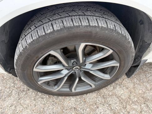 Used 2018 Volvo XC90 T5 Momentum w/ Convenience Package image 9