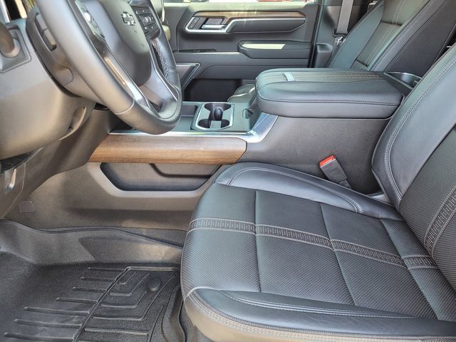 Used 2025 Chevrolet Silverado 2500 High Country w/ High Country Premium Package AWD/4WD image 22