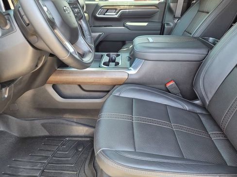Used 2025 Chevrolet Silverado 2500 High Country w/ High Country Premium Package AWD/4WD image 22