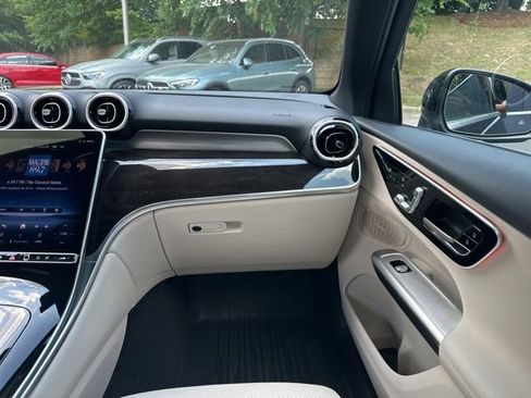 Used 2026 Mercedes-Benz GLC 300 4MATIC image 17