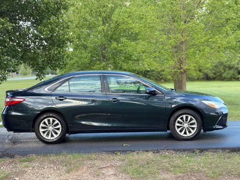 Used 2016 Toyota Camry LE FWD image 7