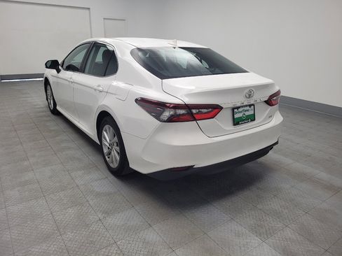 Used 2021 Toyota Camry LE image 5
