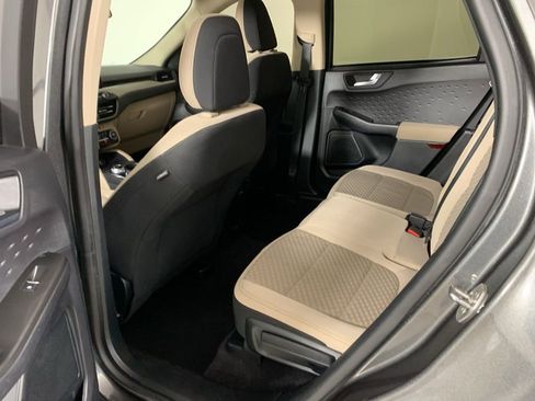 Used 2020 Ford Escape SE image 30