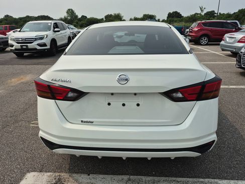 Used 2021 Nissan Altima 2.5 S w/ Driver Assist Package FWD image 4