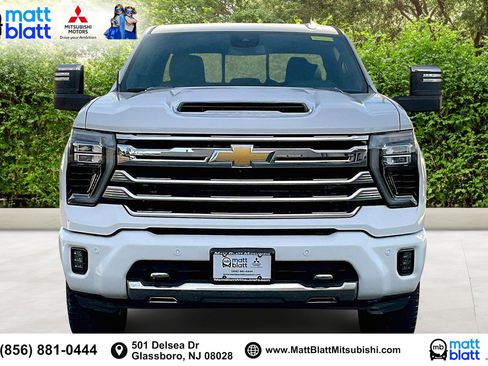 Used 2024 Chevrolet Silverado 2500 High Country image 3