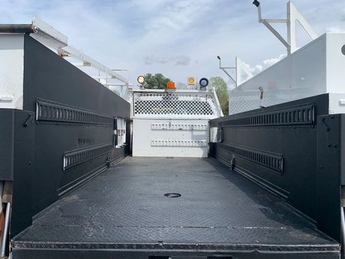 Used 2012 Ford F550 2WD Regular Cab Super Duty w/ Payload Upgrade Pkg image 31