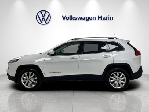 Used 2016 Jeep Cherokee Limited w/ Luxury Group AWD/4WD image 2