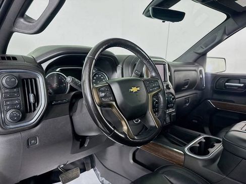 Used 2021 Chevrolet Silverado 1500 High Country w/ Technology Package image 9