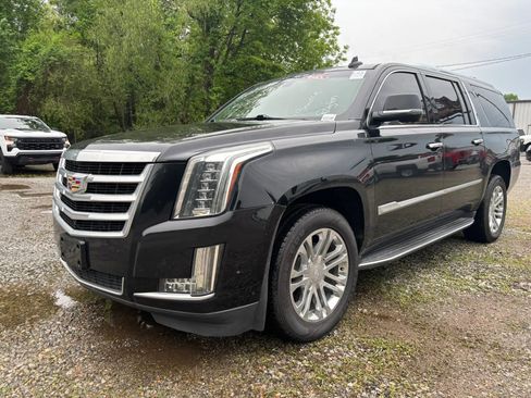 Used 2019 Cadillac Escalade ESV 2WD image 3