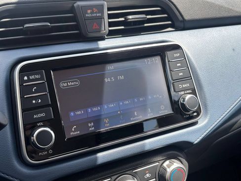 Used 2025 Nissan Versa SV FWD image 20