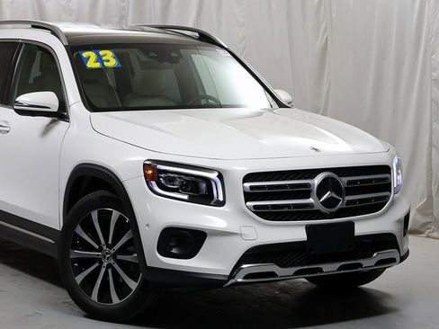 Used 2023 Mercedes-Benz GLB 250 4MATIC image 2