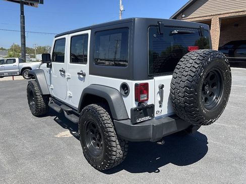 Used 2018 Jeep Wrangler Unlimited Sport AWD/4WD image 3