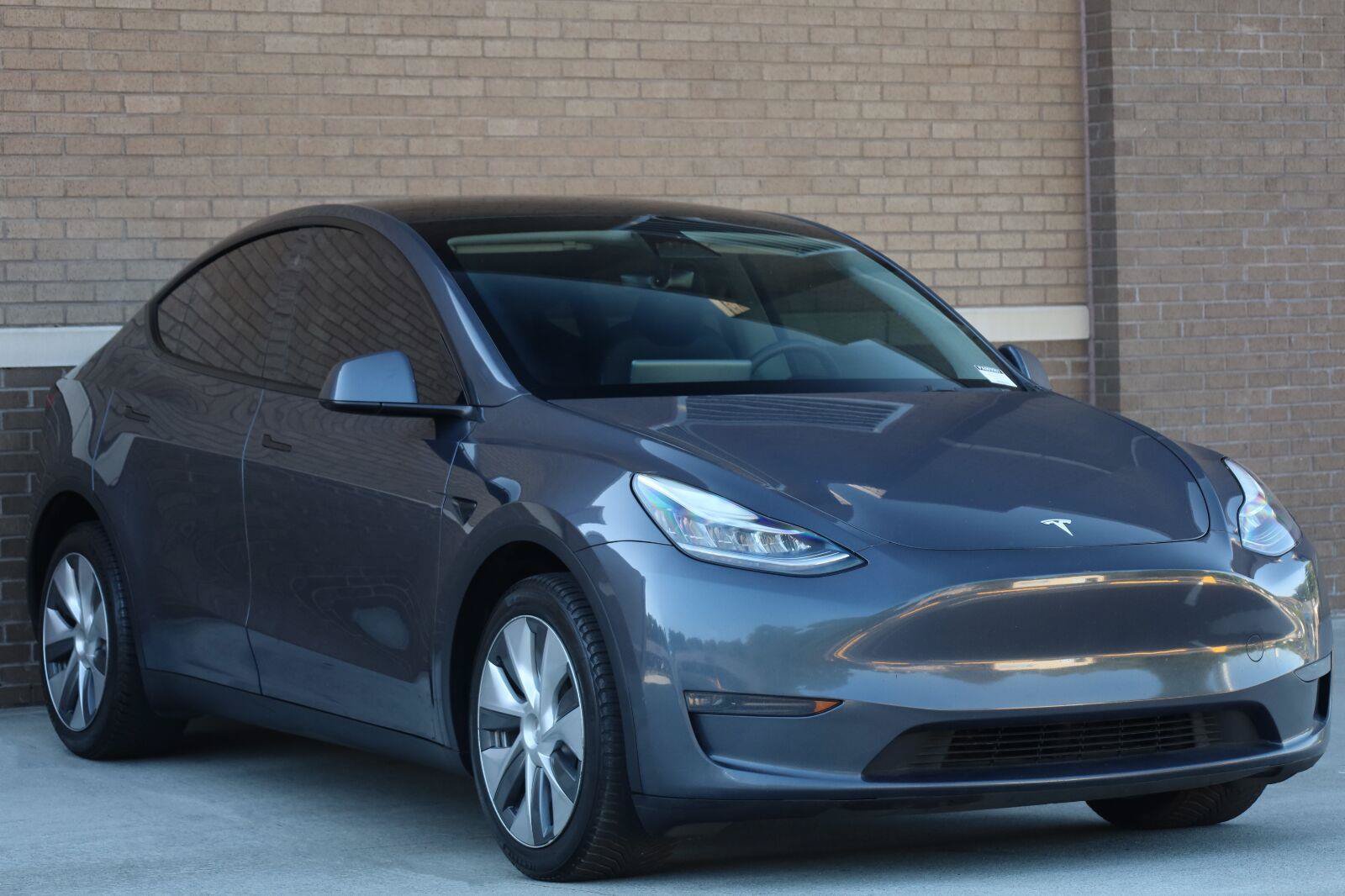 Used 2023 Tesla Model Y Long Range AWD/4WD image 5