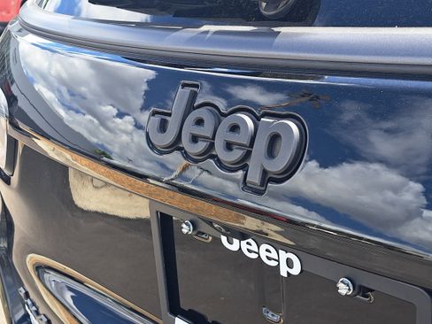 Used 2022 Jeep Compass Trailhawk w/ Trailhawk Elite Group image 9